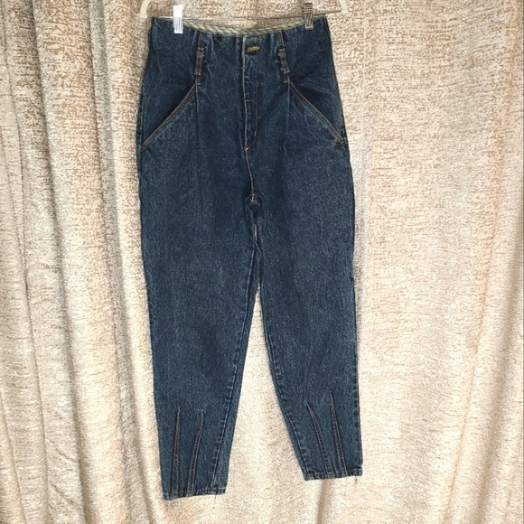 Vintage High Rise Jeans with Tapered Legs and Relaxed Fit - Picture 1 of 9